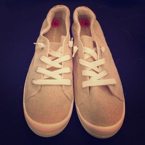 NIB Madden Girl Sneakers